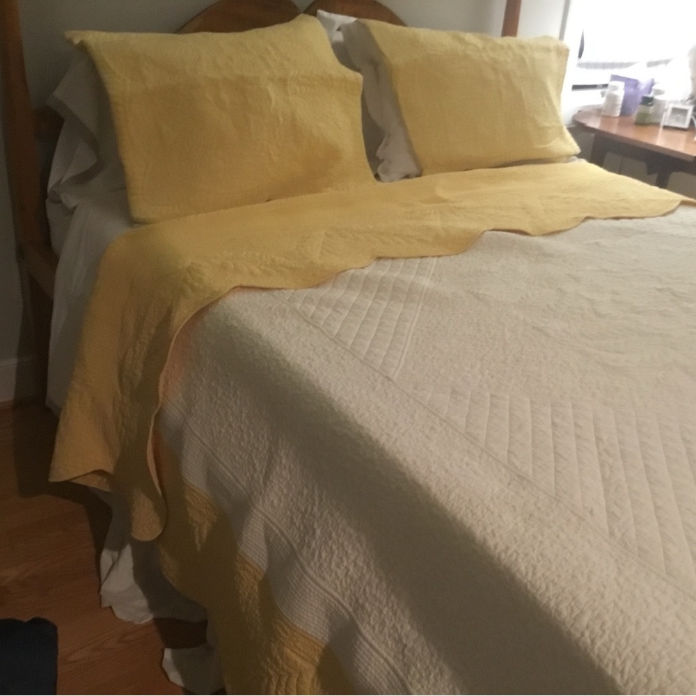 Yves Delores cotton quilted coverlet